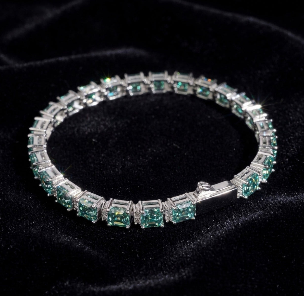 Iceisland™ Asscher Cut Blue-Green VVS Lab Diamond Tennis Bracelet – 14K Gold